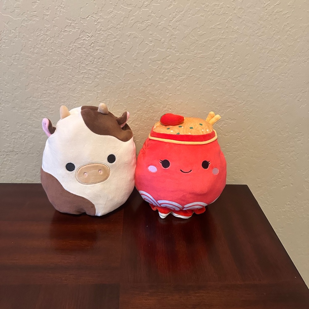 SQUISHMALLOWS Flip A Mallows Lot Of 2 Ronnie Cow and Melly Milk& Odion and Illia